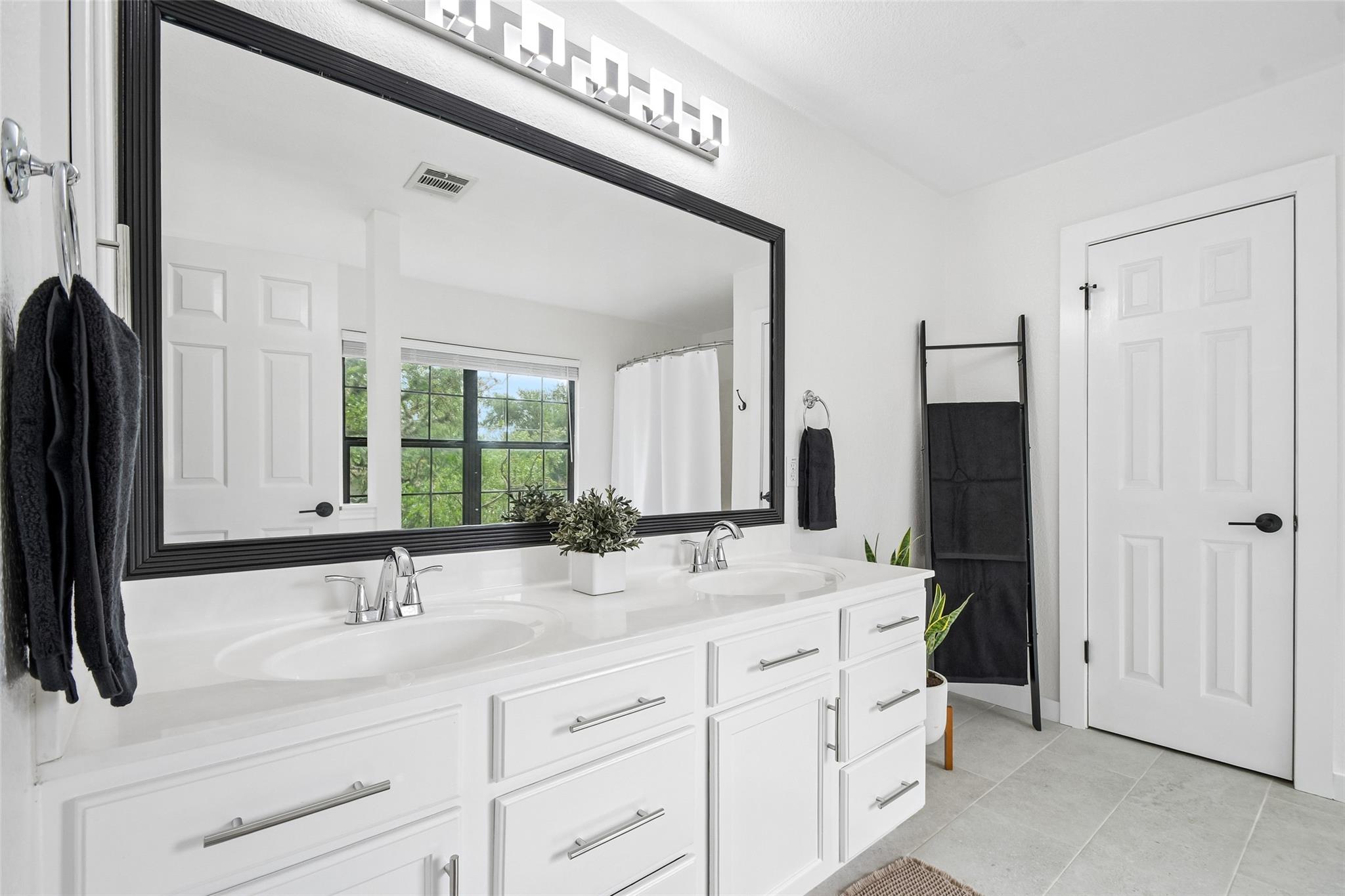 485  Bella Vista Cir, photo 4