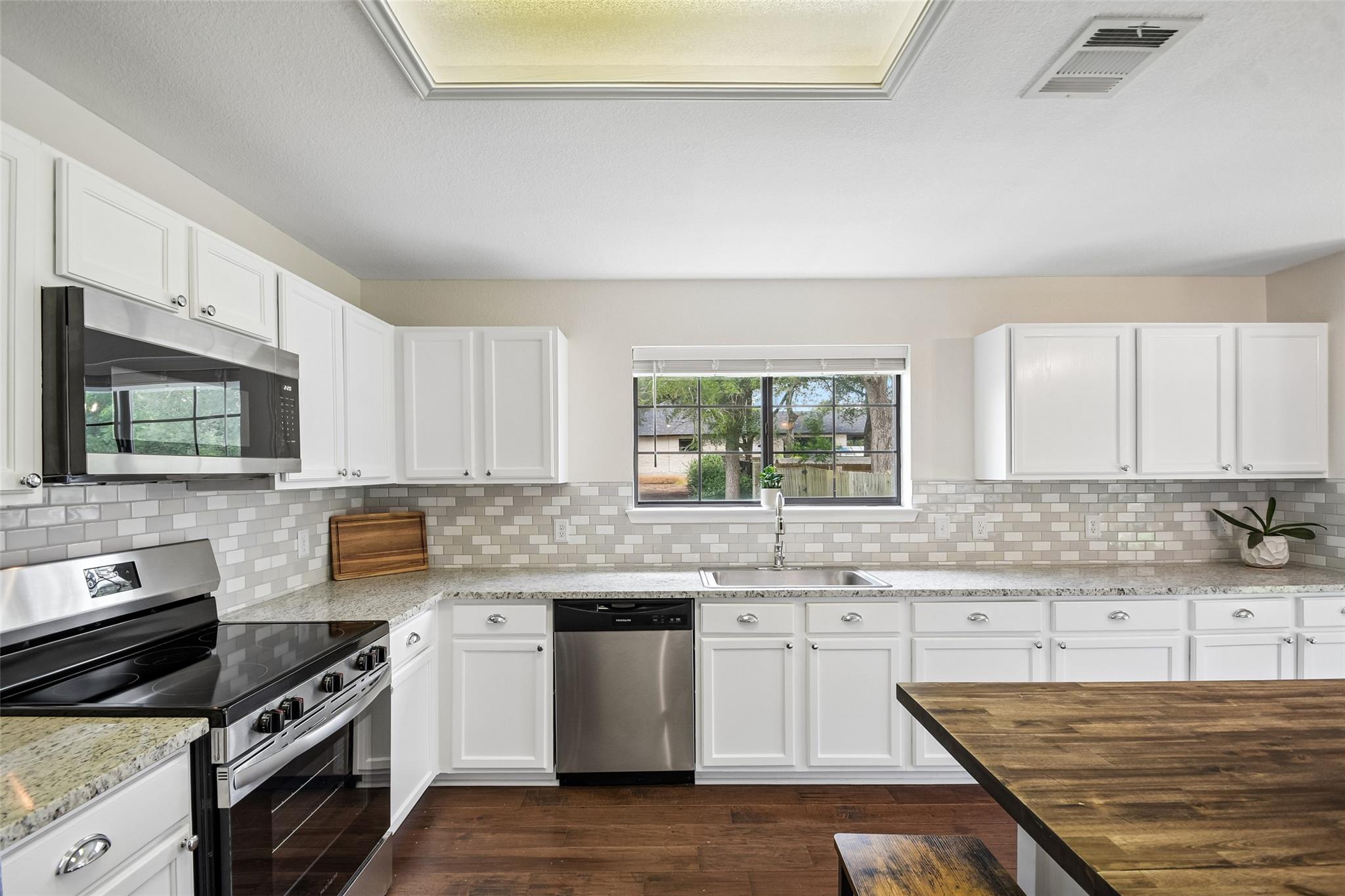 485  Bella Vista Cir, photo 9
