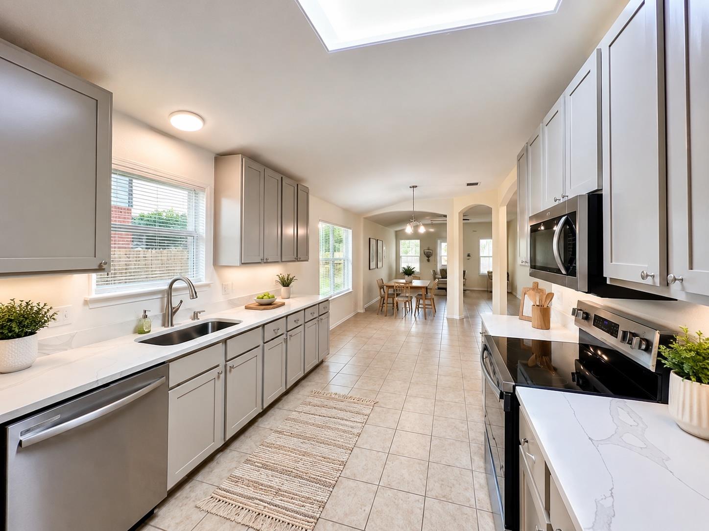 1005 W South St, photo 7