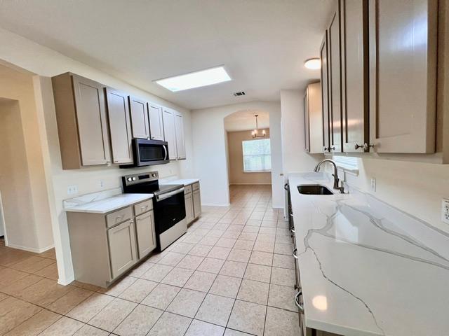 1005 W South St, photo 9