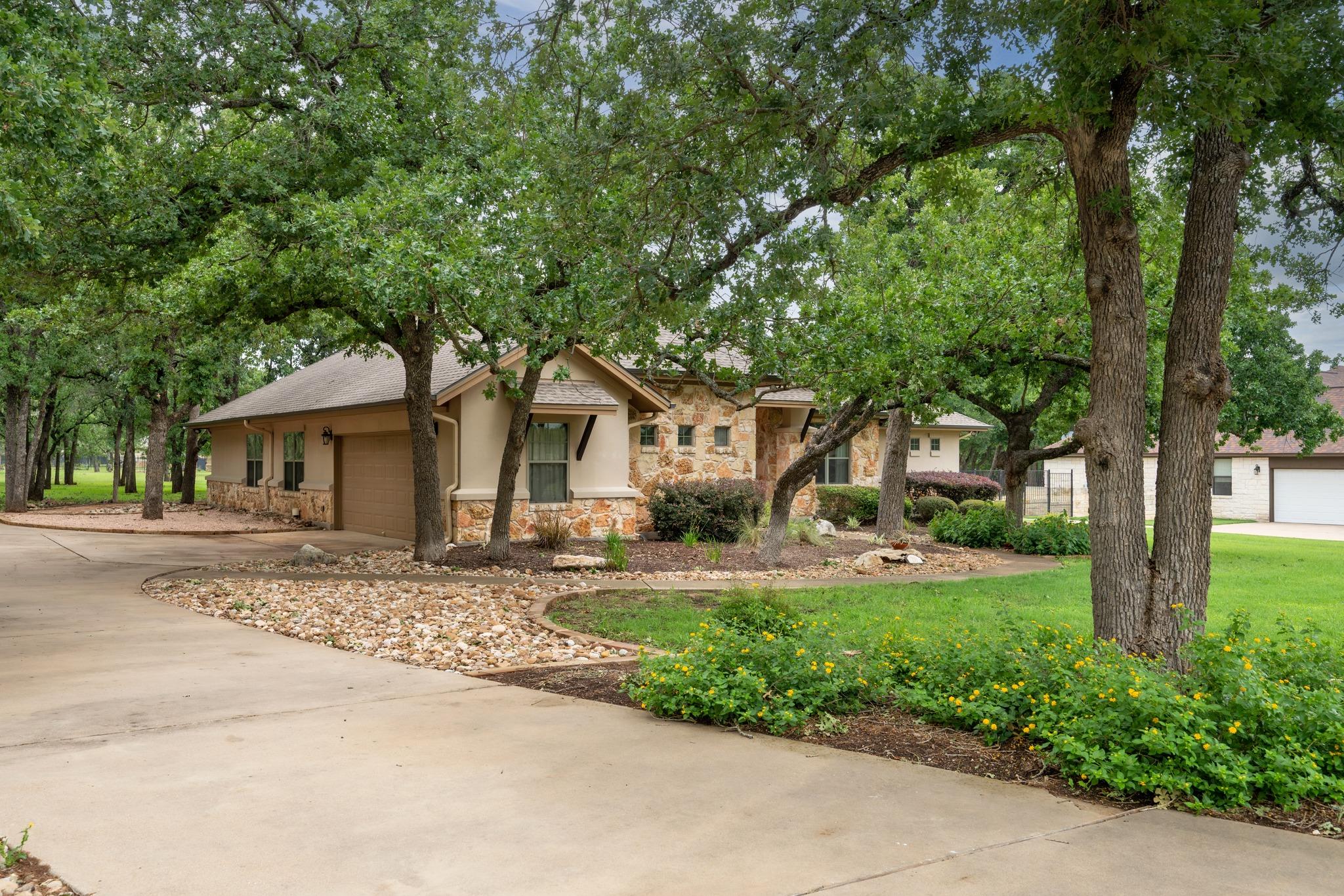 216  Independence Dr, photo 2