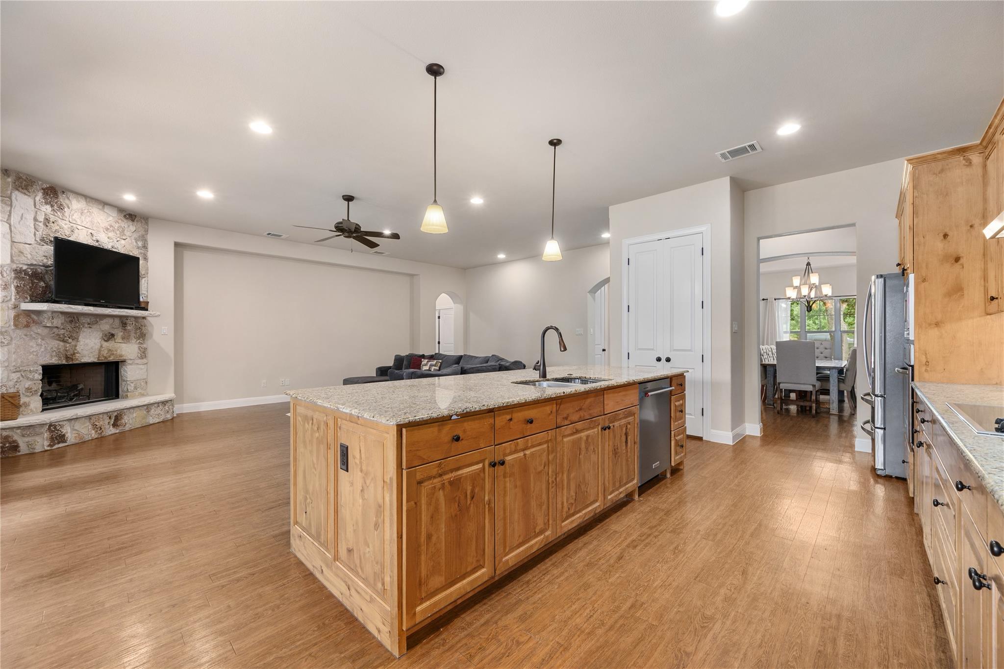 216  Independence Dr, photo 9