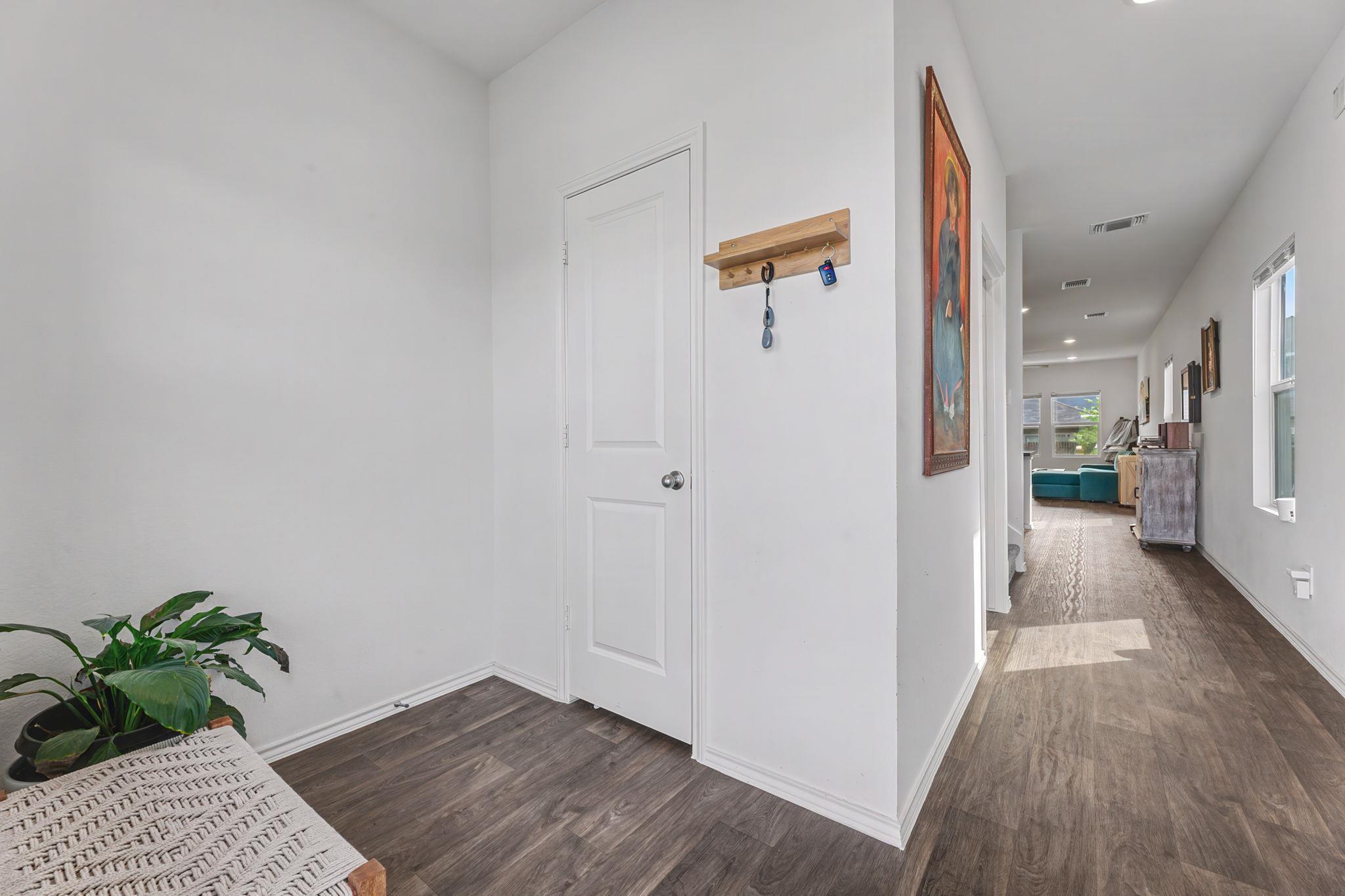 209  Ehrlich St, photo 6