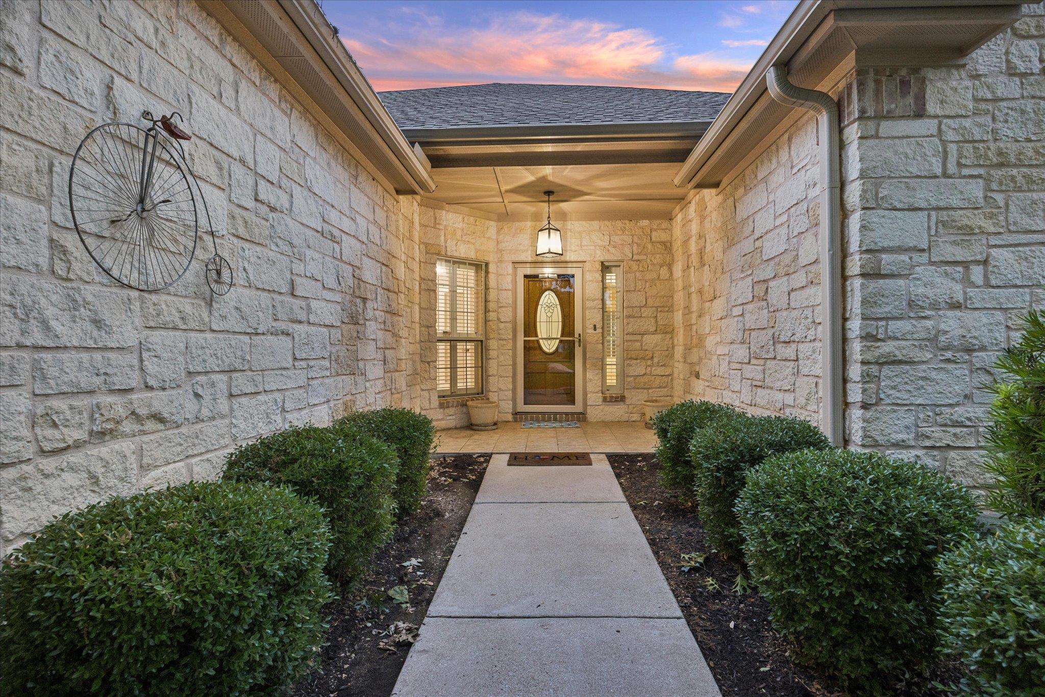 300  Brazos Dr, photo 3