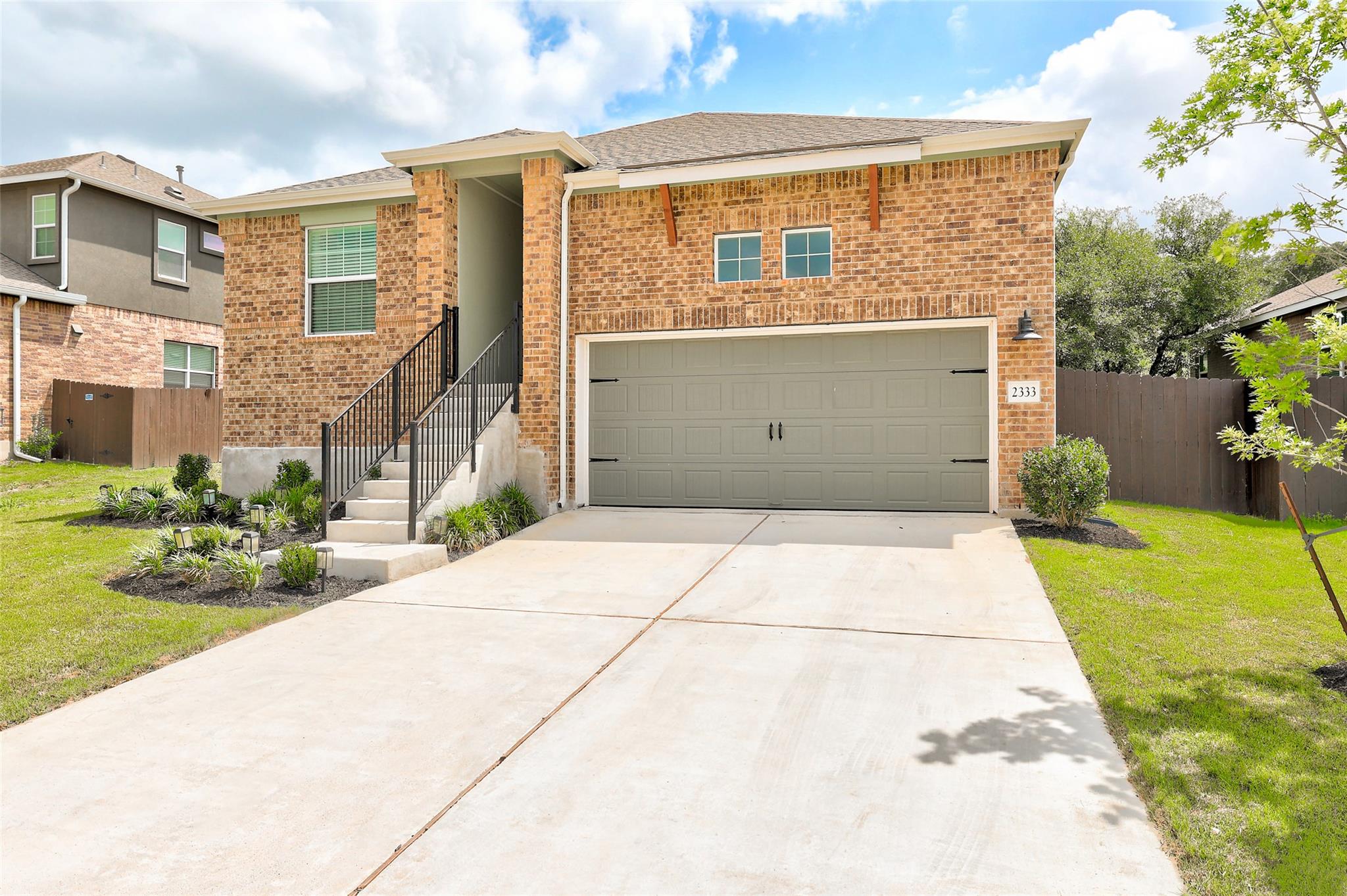 2333  Four Waters Loop, photo 3