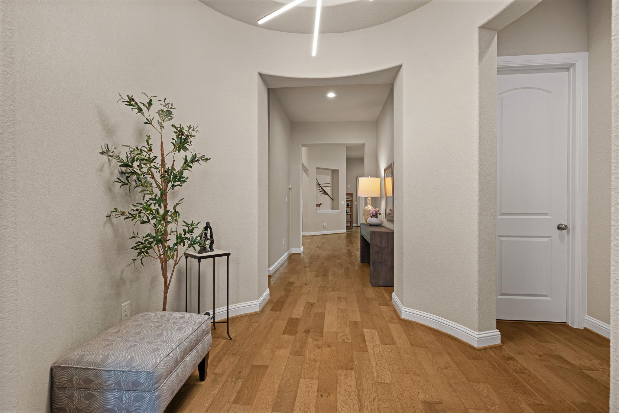 512  Summer Wilson Cv, photo 2