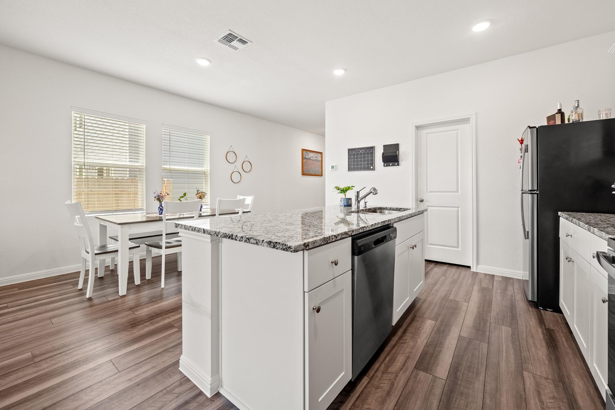 456  Thistle Ln, photo 8