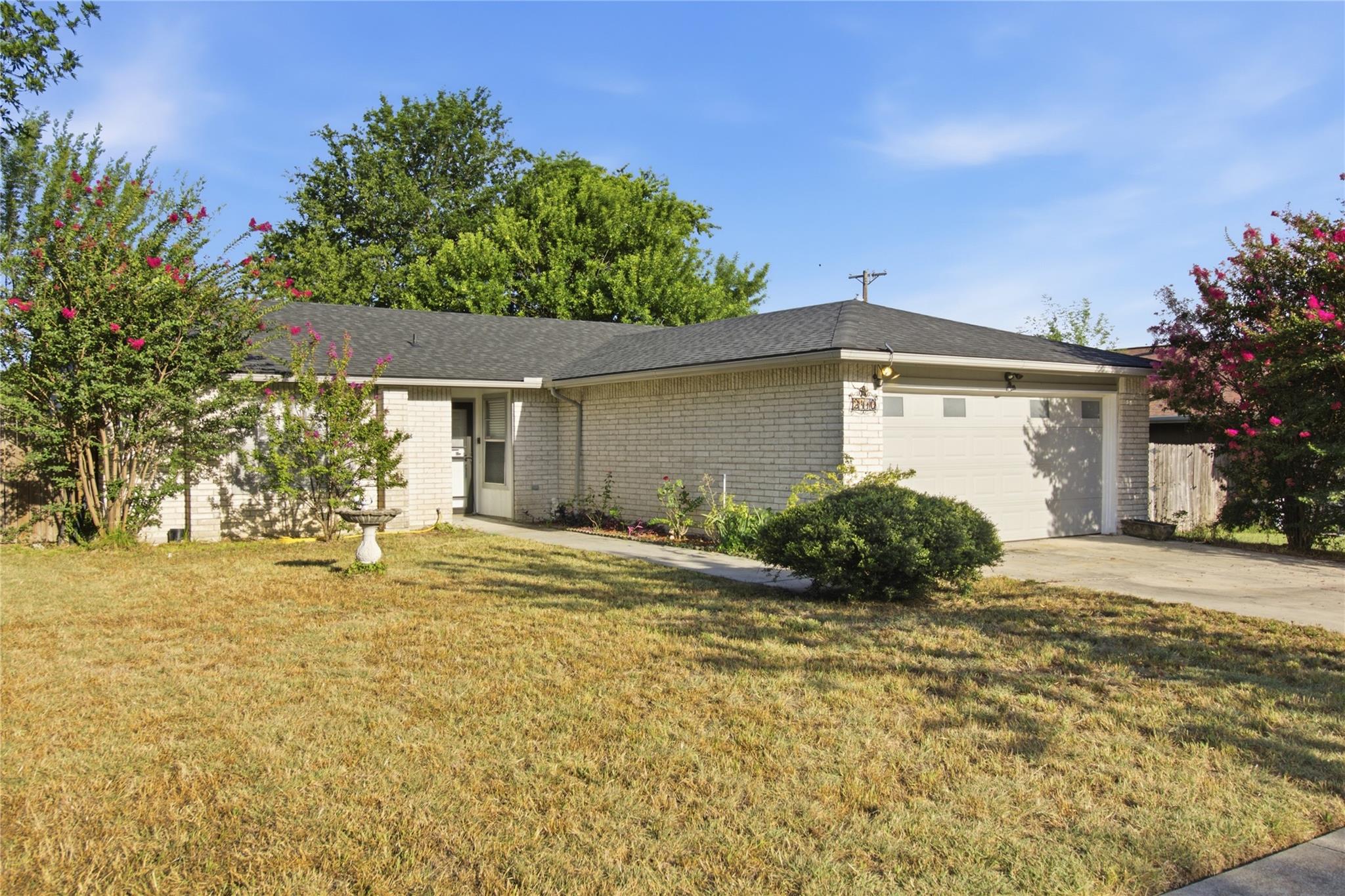 2410  Buttercup Cir, photo 2