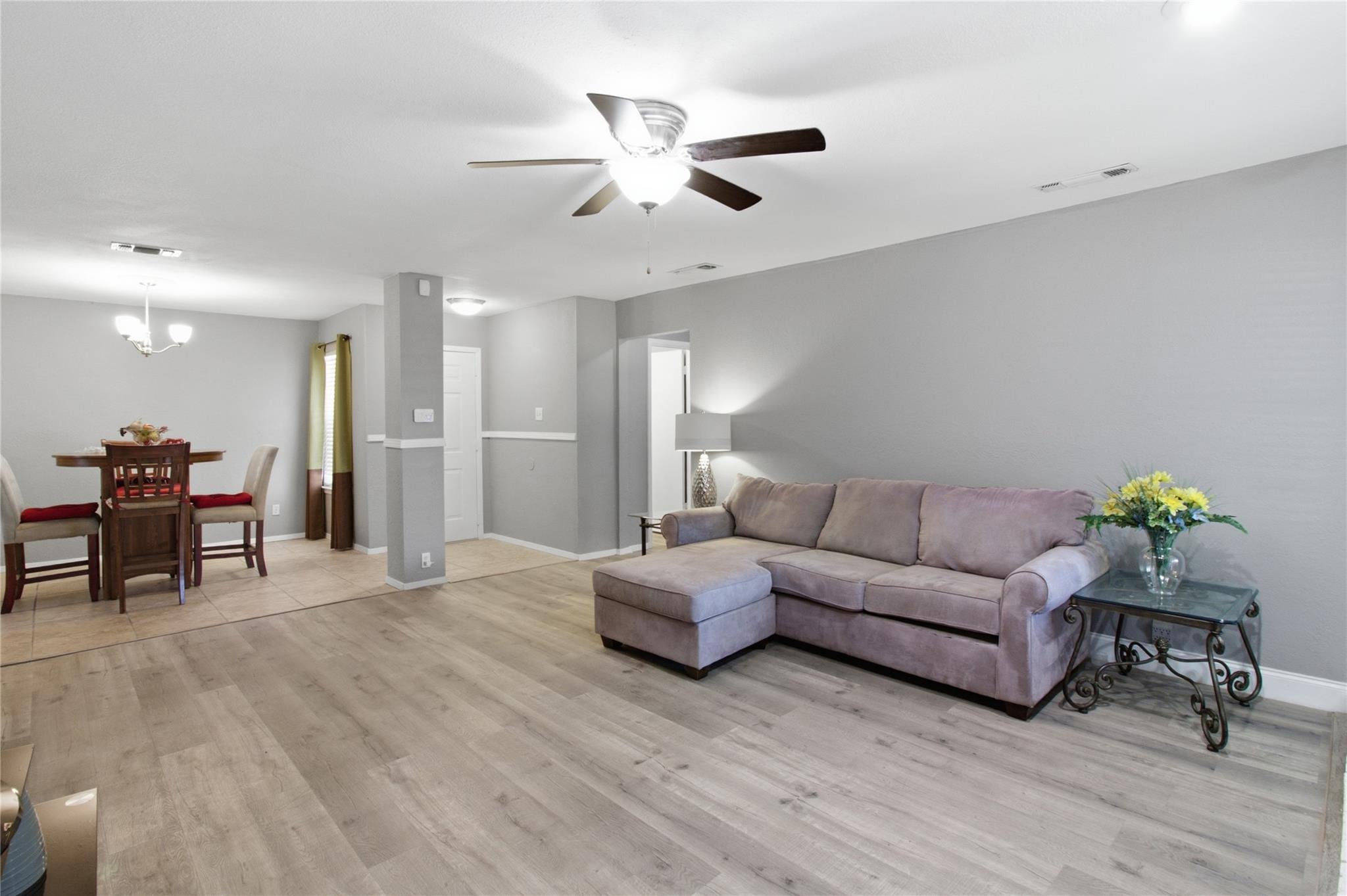 2410  Buttercup Cir, photo 4