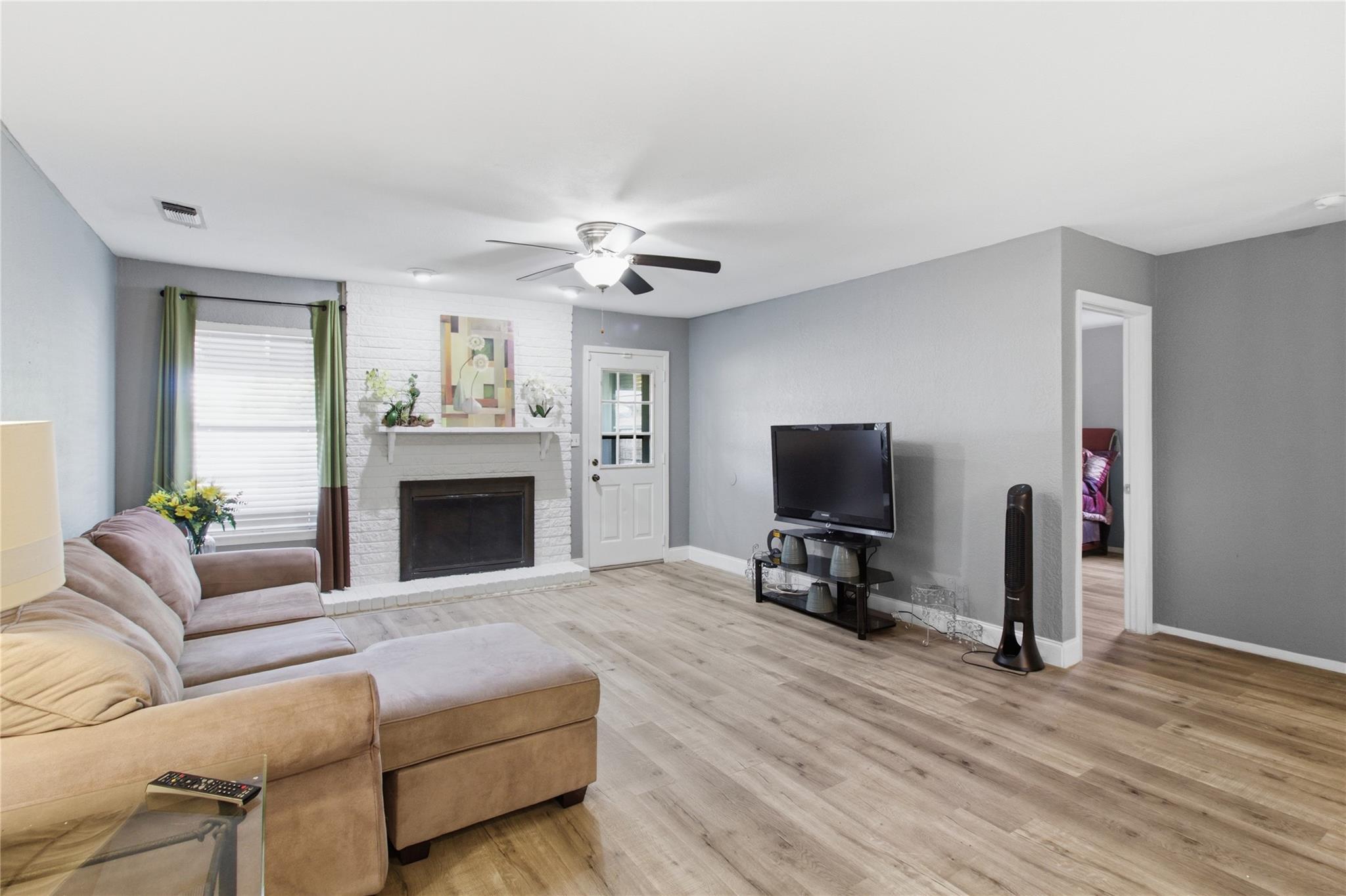 2410  Buttercup Cir, photo 5