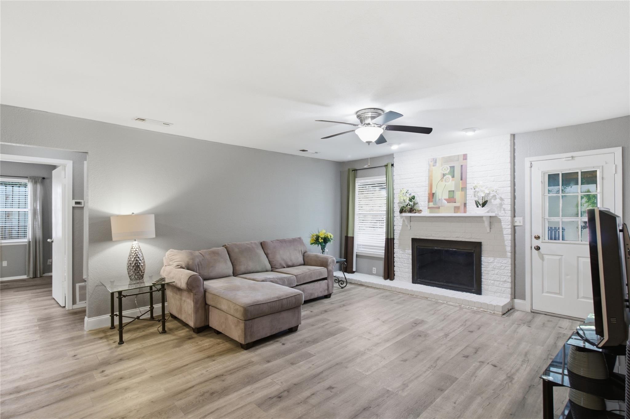 2410  Buttercup Cir, photo 6