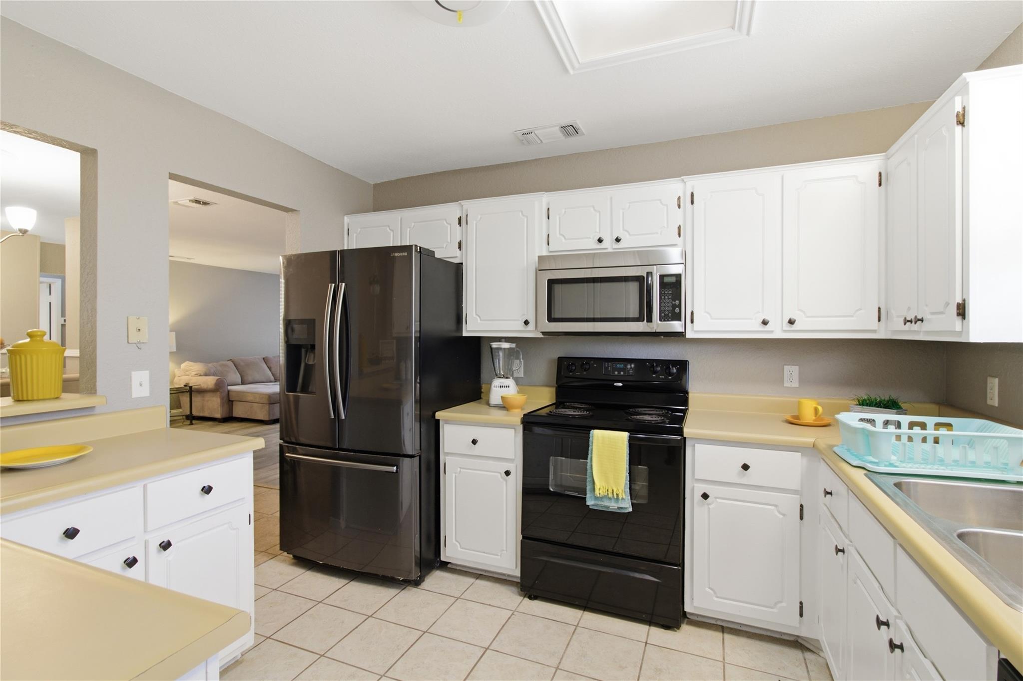2410  Buttercup Cir, photo 8