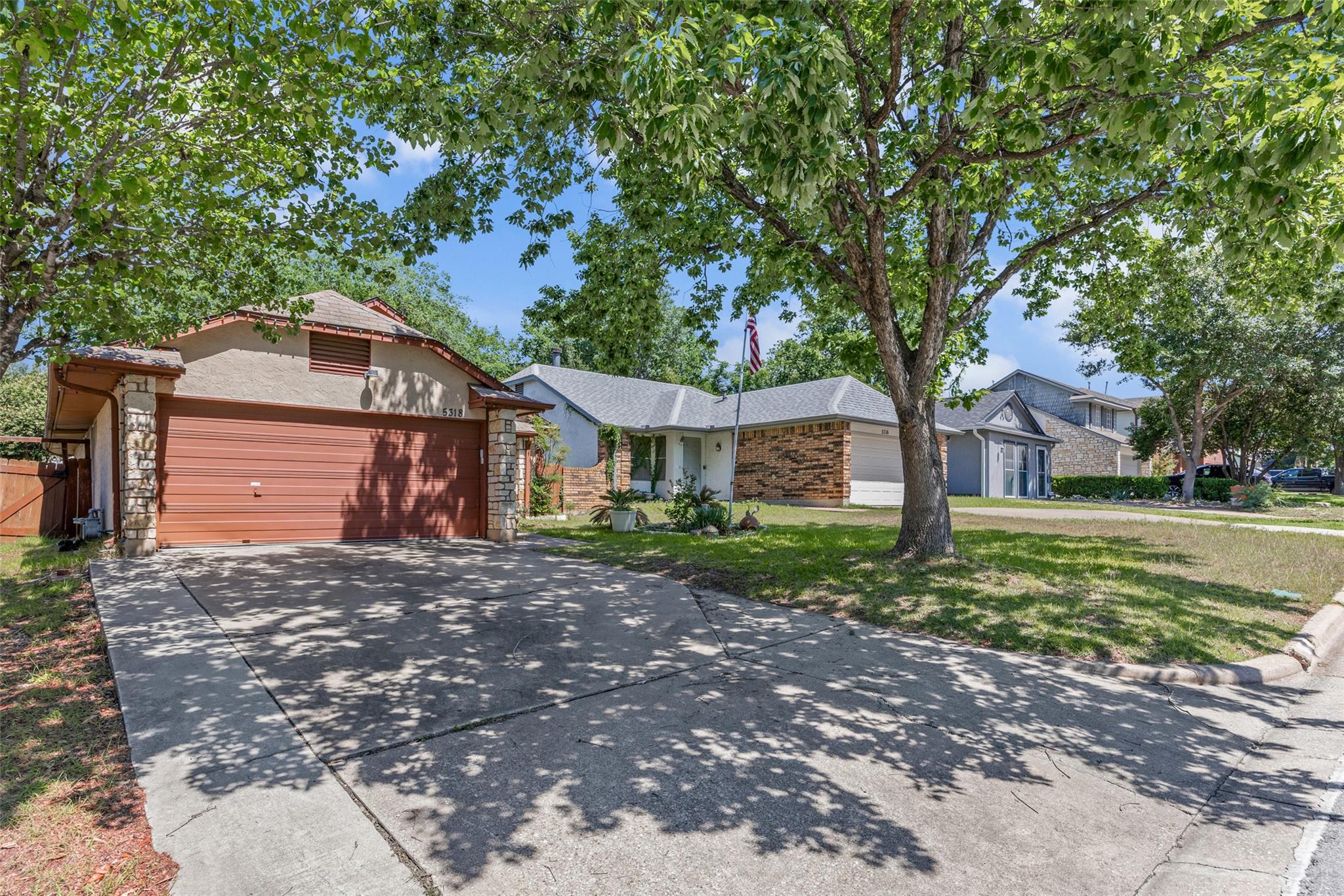 5318  Walnut Grove Dr, photo 2