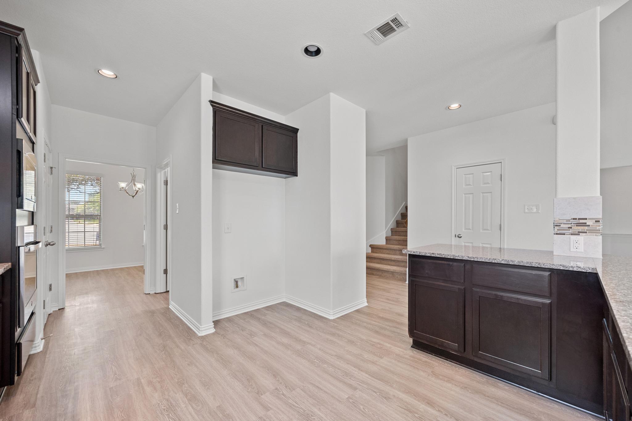 2572  Santa Barbara Loop, photo 7
