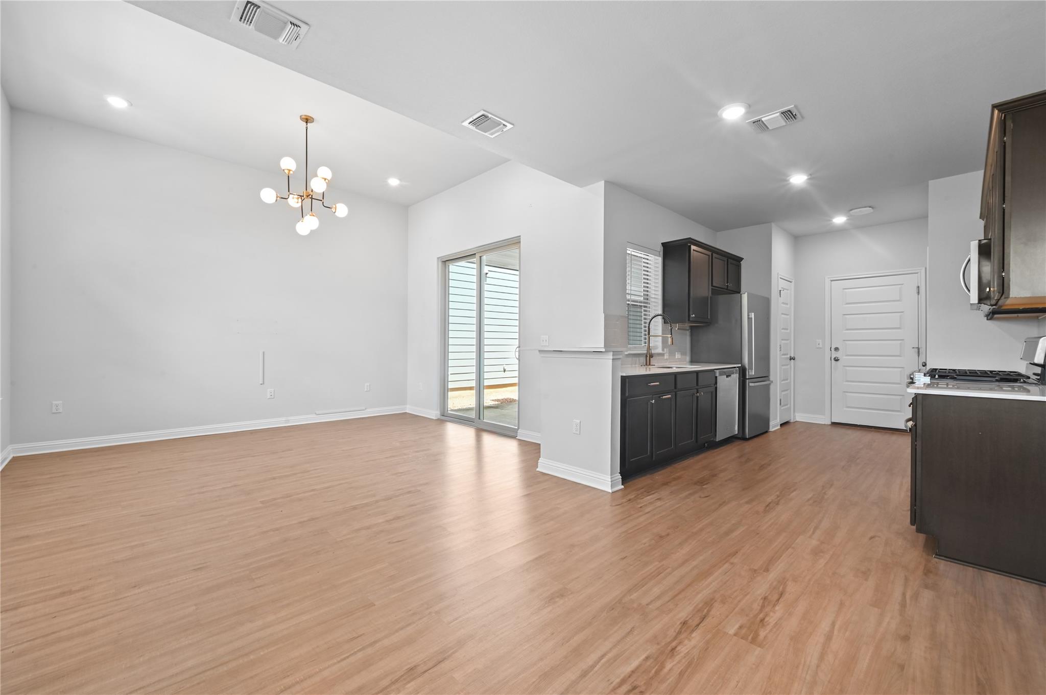 7910  Lennon Dr, photo 3