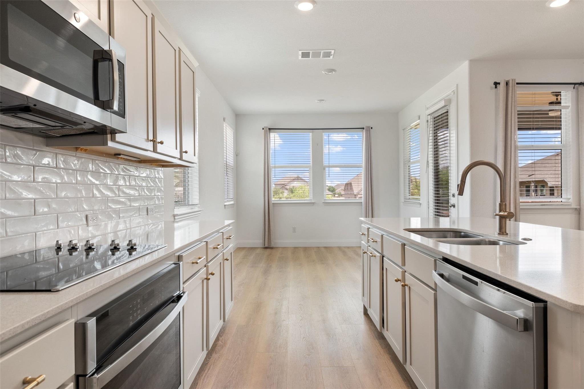 505  Sixpence Ln, photo 12