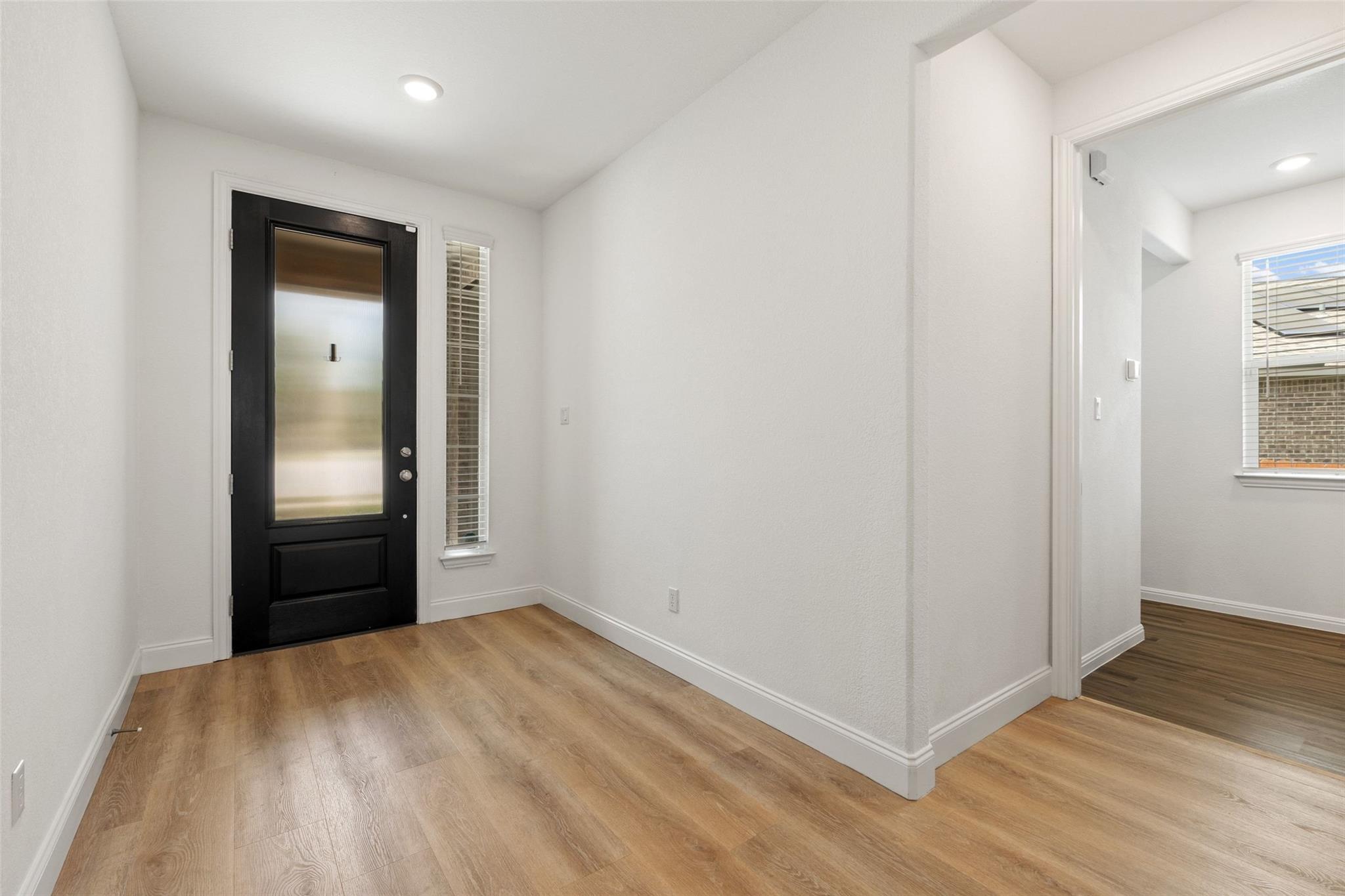 505  Sixpence Ln, photo 3