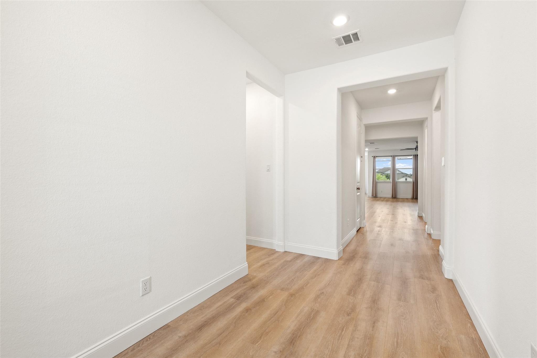505  Sixpence Ln, photo 4