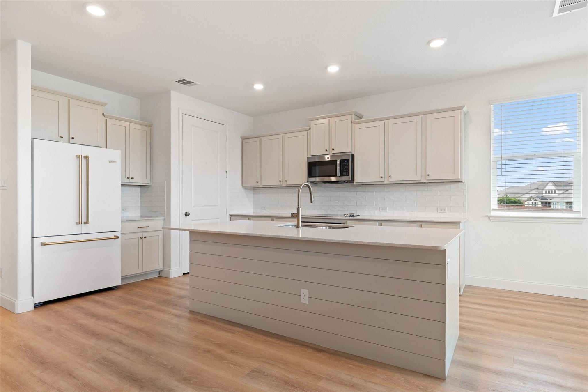 505  Sixpence Ln, photo 8