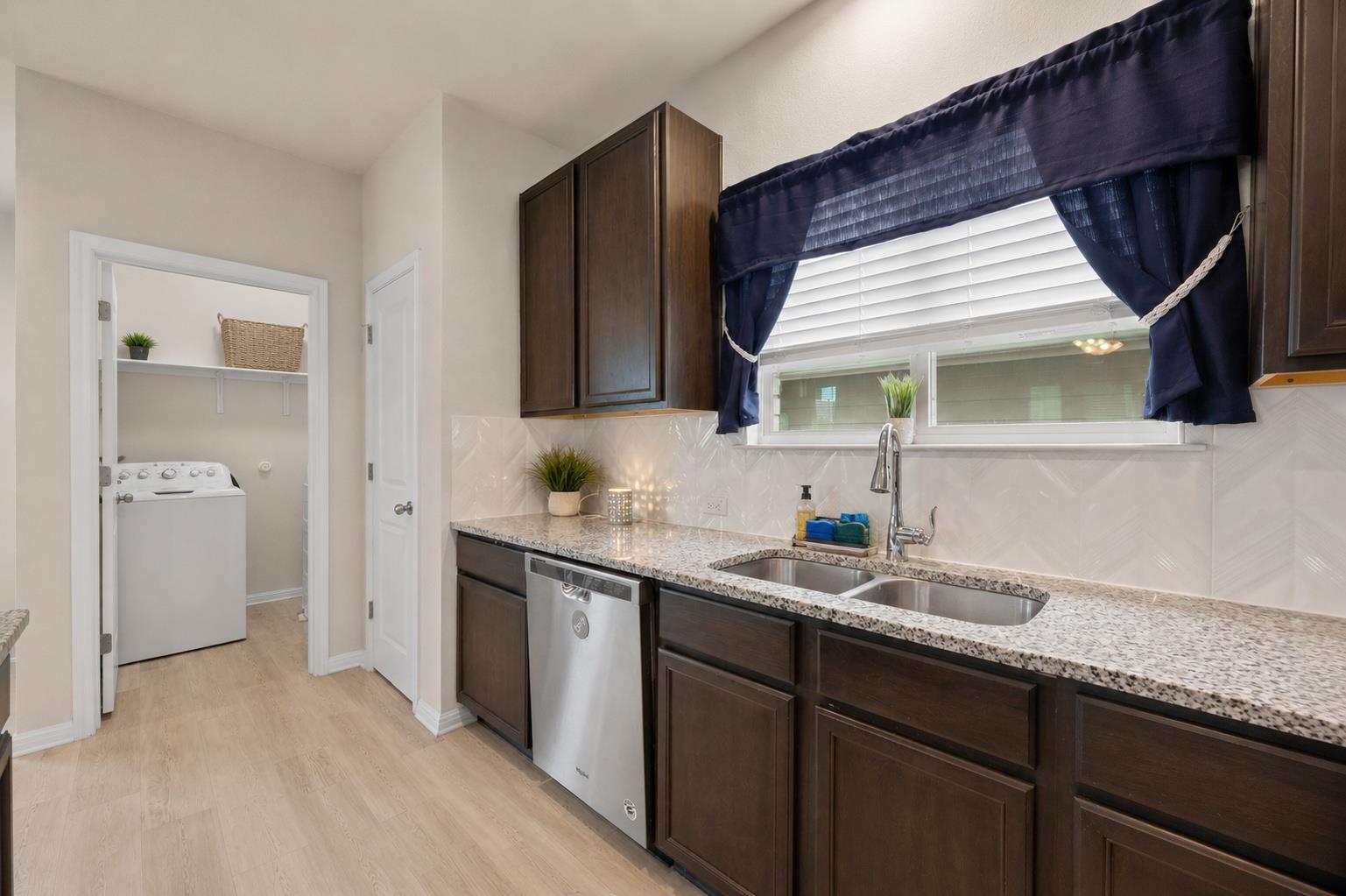 558  Nautical Loop, photo 8