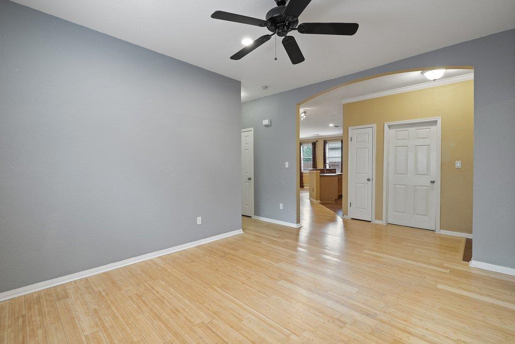347  Spring Dr, photo 7