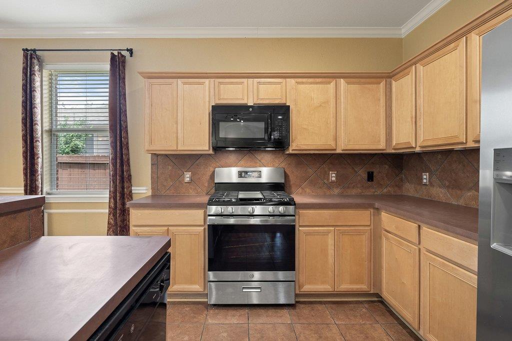 347  Spring Dr, photo 10