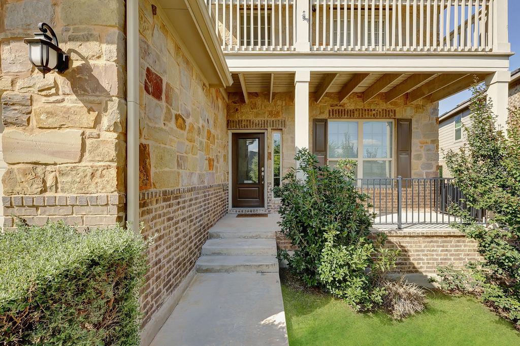 153  Crescent Heights Dr, photo 2
