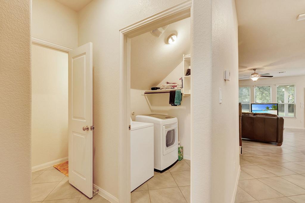 153  Crescent Heights Dr, photo 11