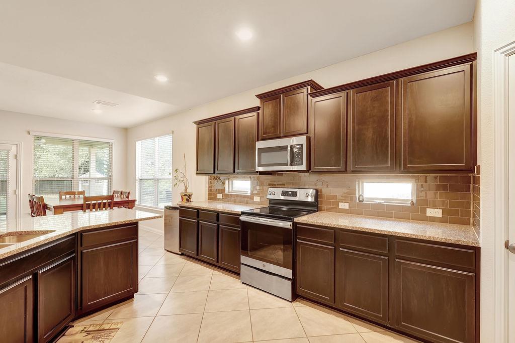 153  Crescent Heights Dr, photo 12