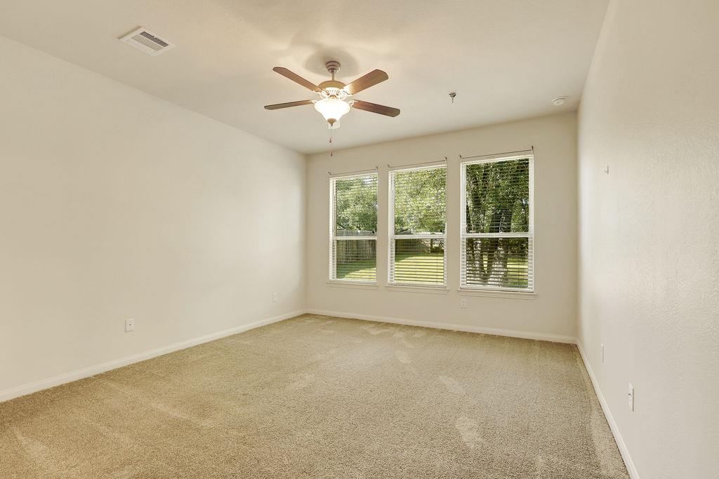 153  Crescent Heights Dr, photo 3