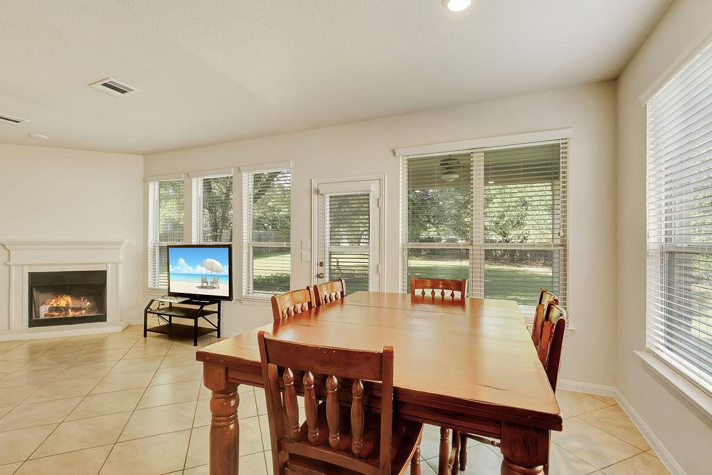 153  Crescent Heights Dr, photo 9