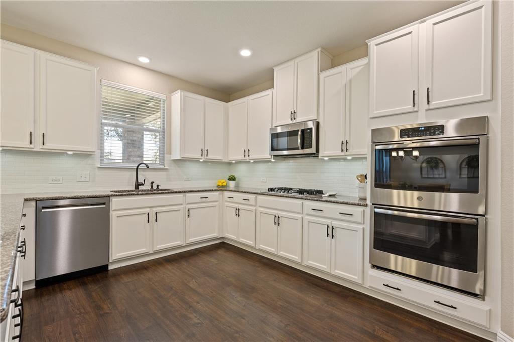 1524  Uhland Dr, photo 11