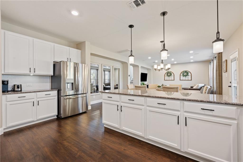 1524  Uhland Dr, photo 12