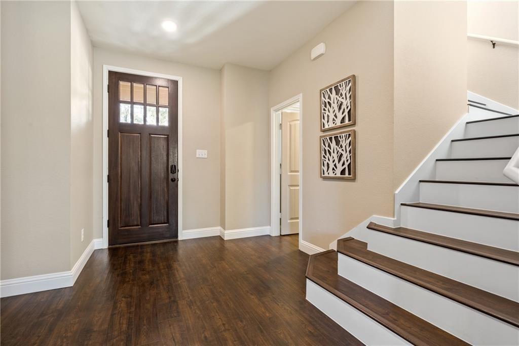 1524  Uhland Dr, photo 4