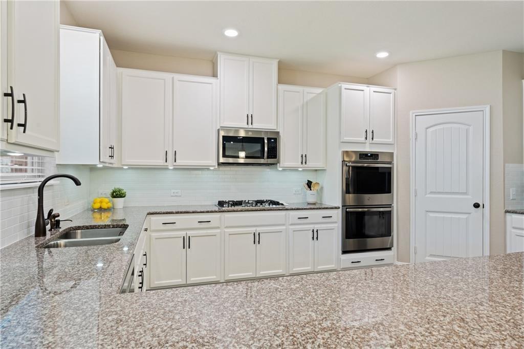 1524  Uhland Dr, photo 9