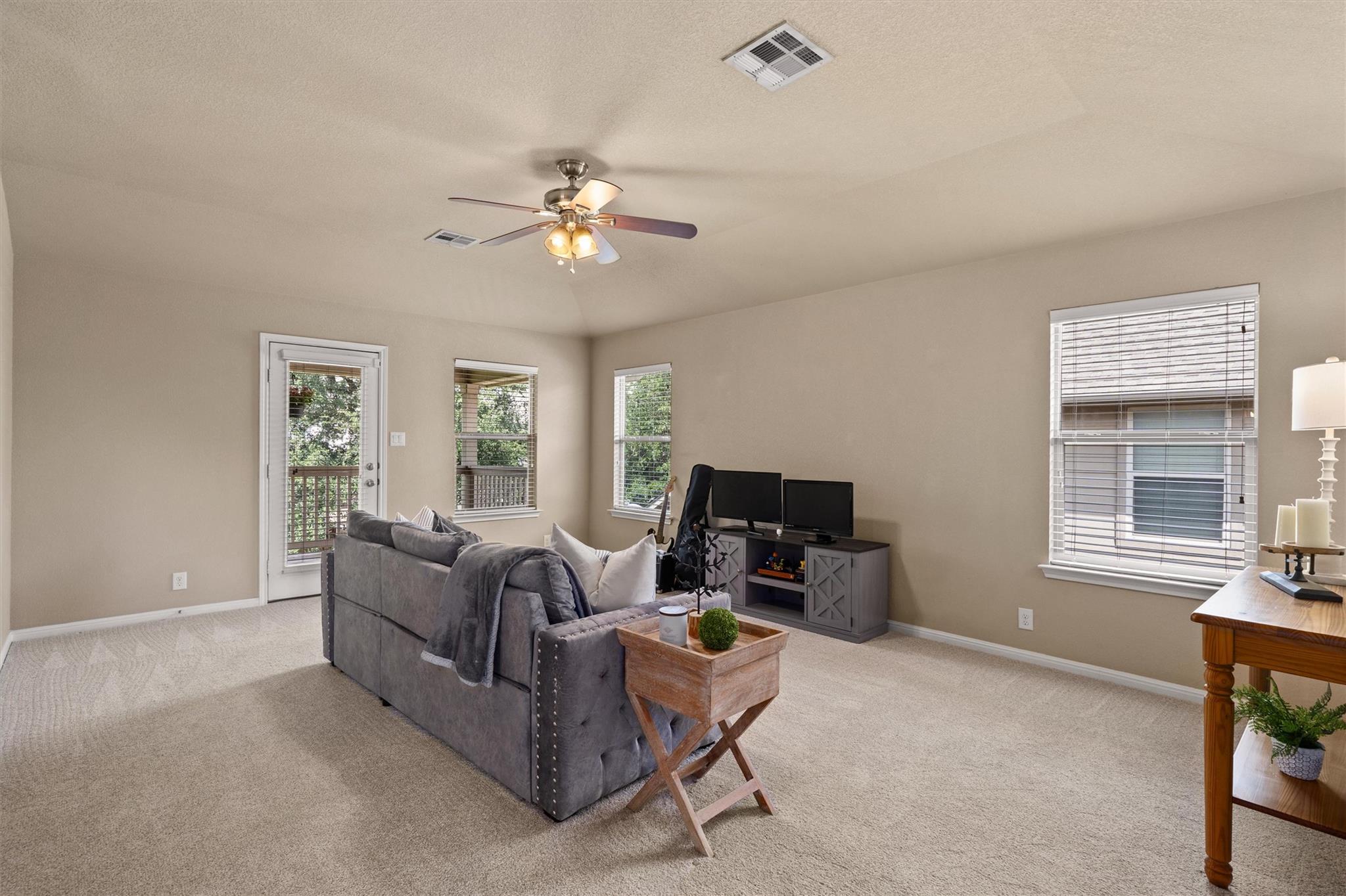 216  Arrezo Ln, photo 5