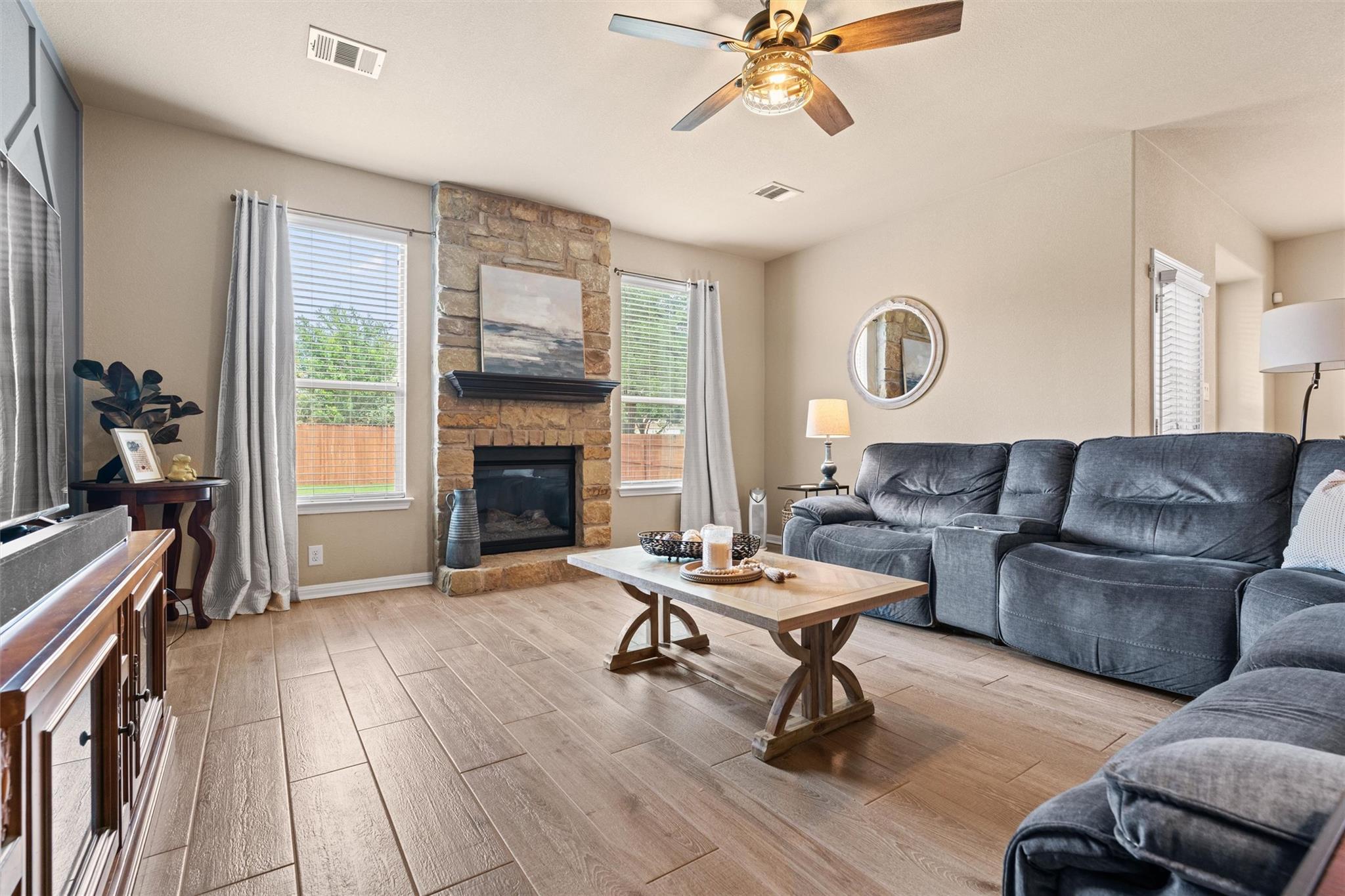 216  Arrezo Ln, photo 8
