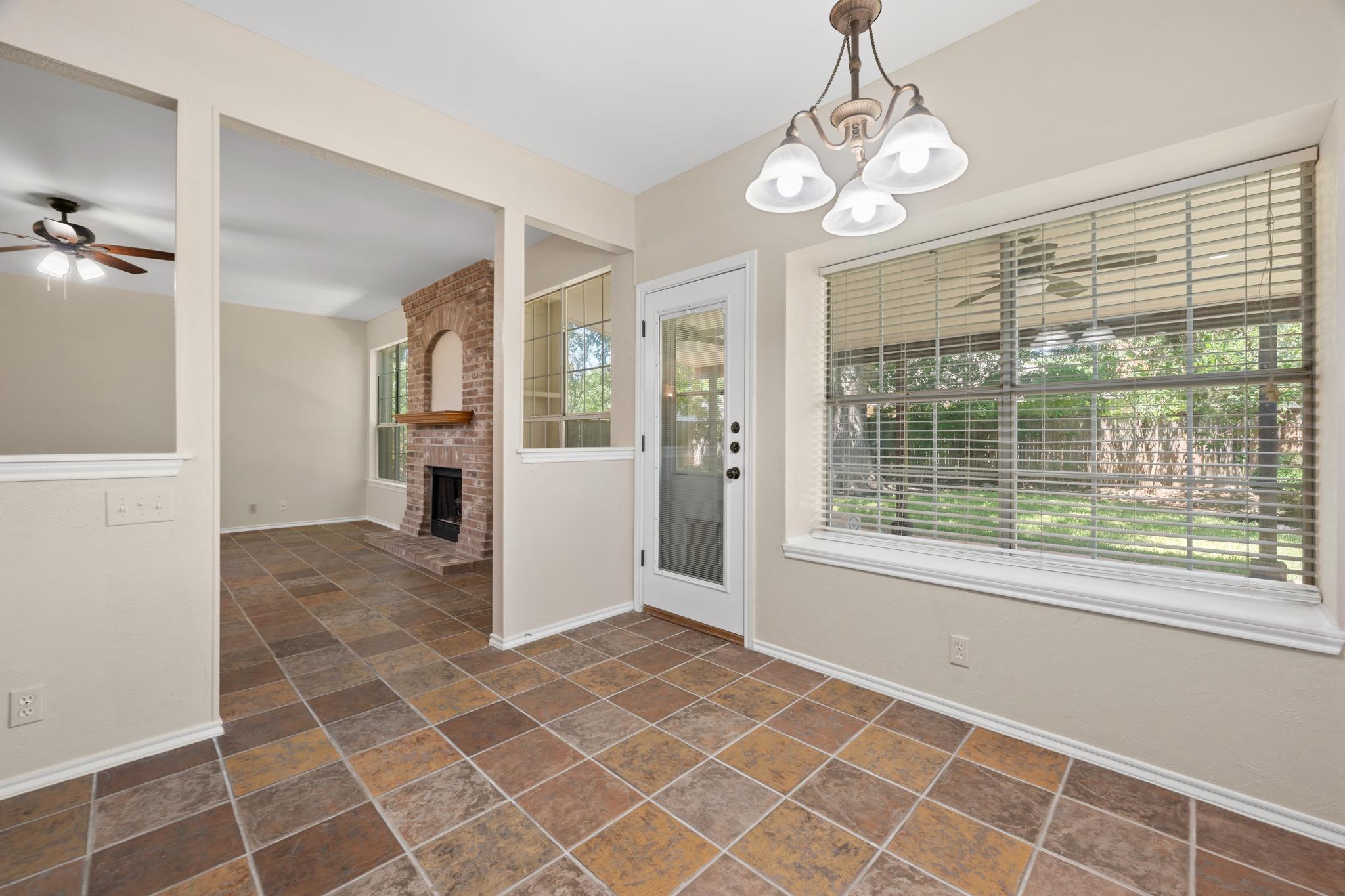 1304  Meadow Lark Dr, photo 11