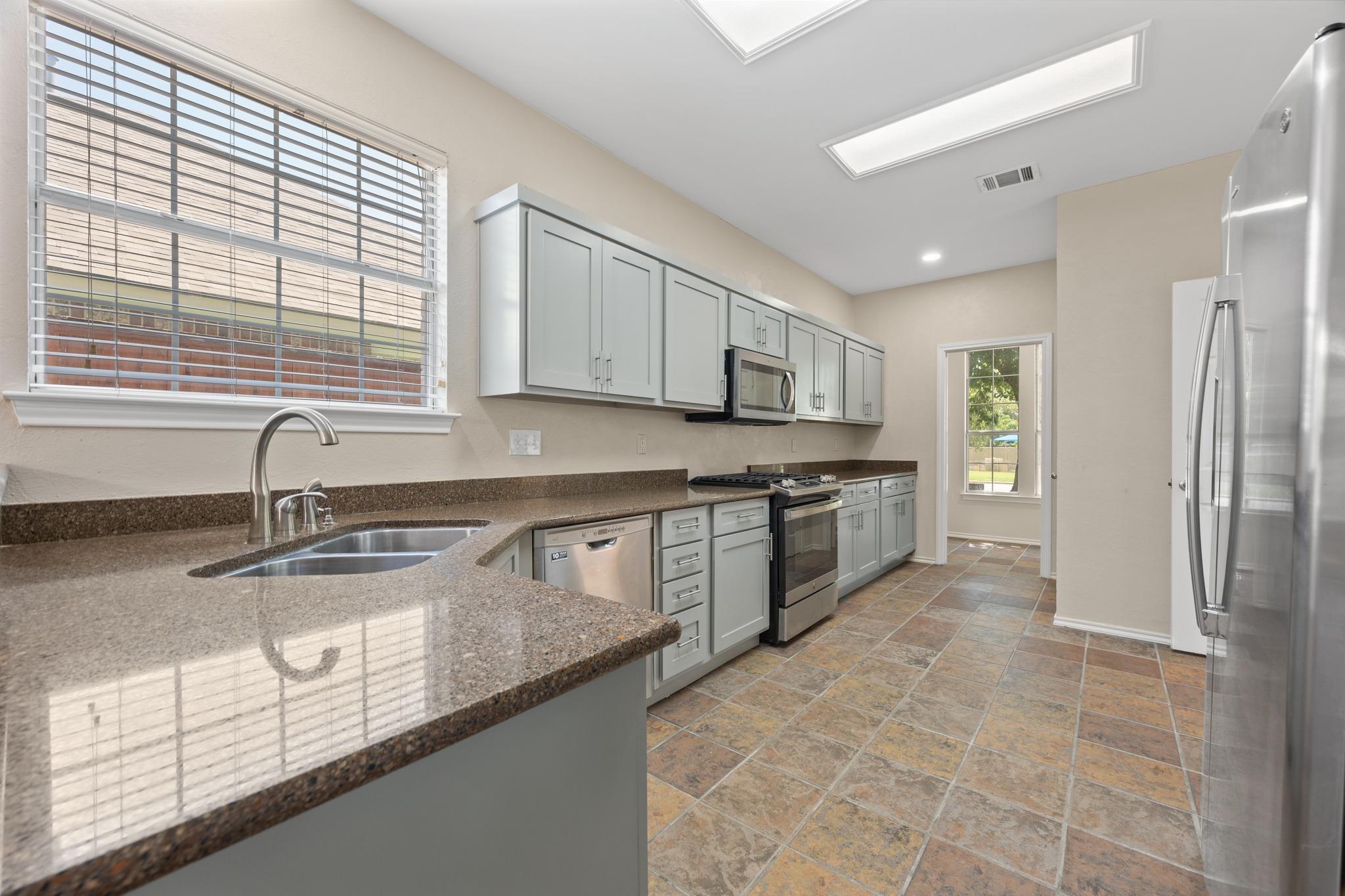 1304  Meadow Lark Dr, photo 12