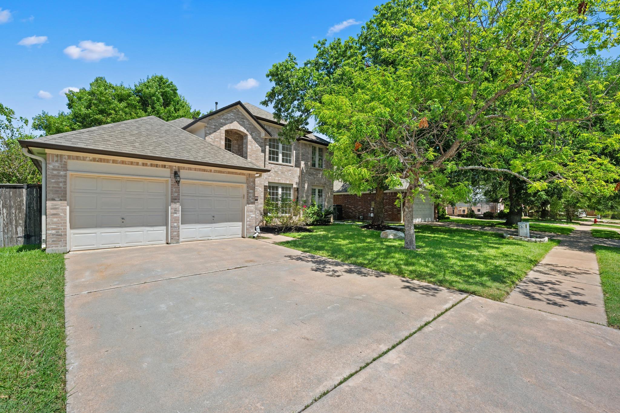 1304  Meadow Lark Dr, photo 3