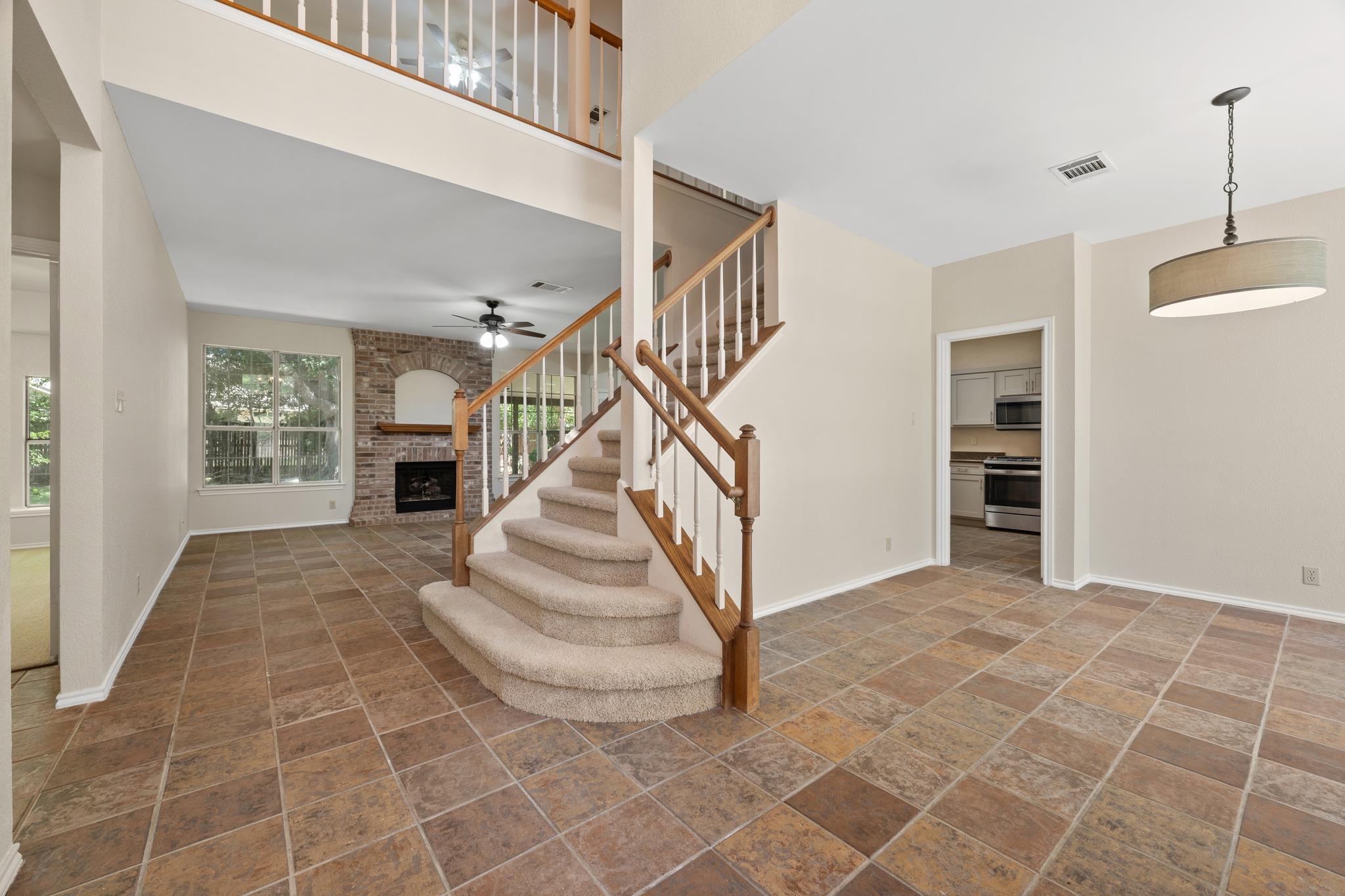 1304  Meadow Lark Dr, photo 5