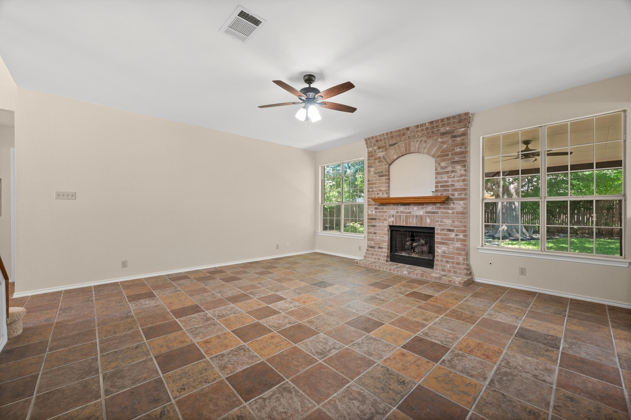 1304  Meadow Lark Dr, photo 9