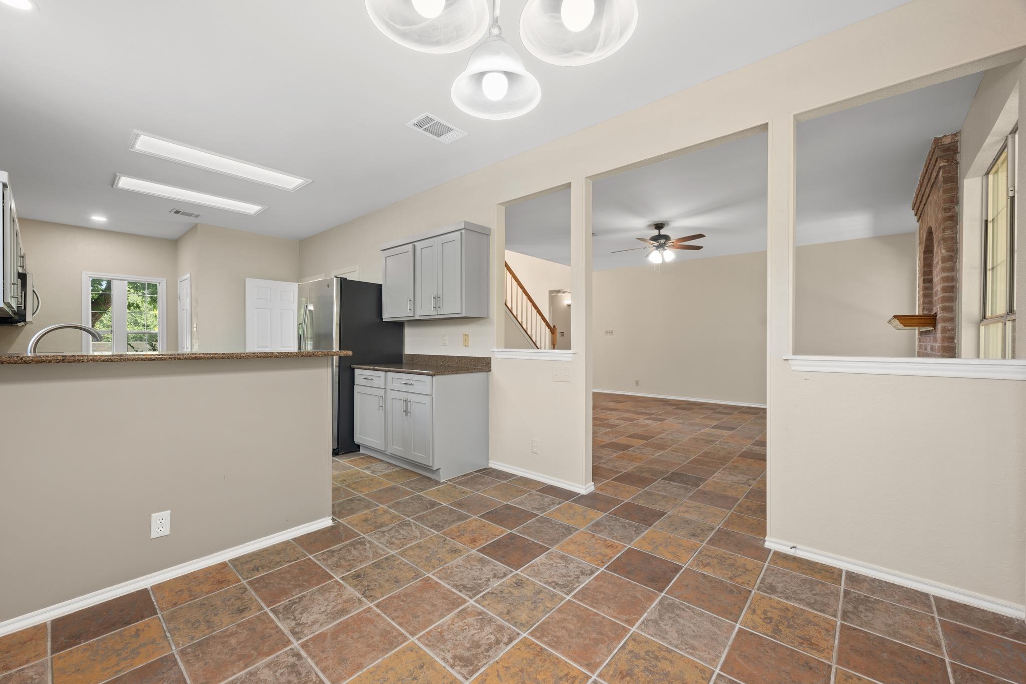 1304  Meadow Lark Dr, photo 10