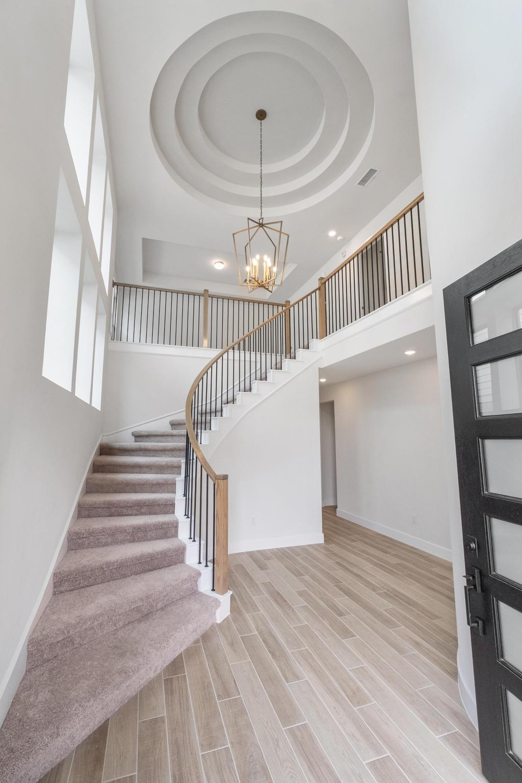 525  Buckaroo Dr, photo 3