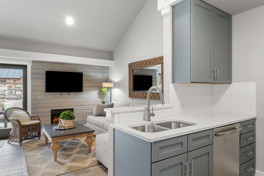 103  Island Dr  #2, photo 9