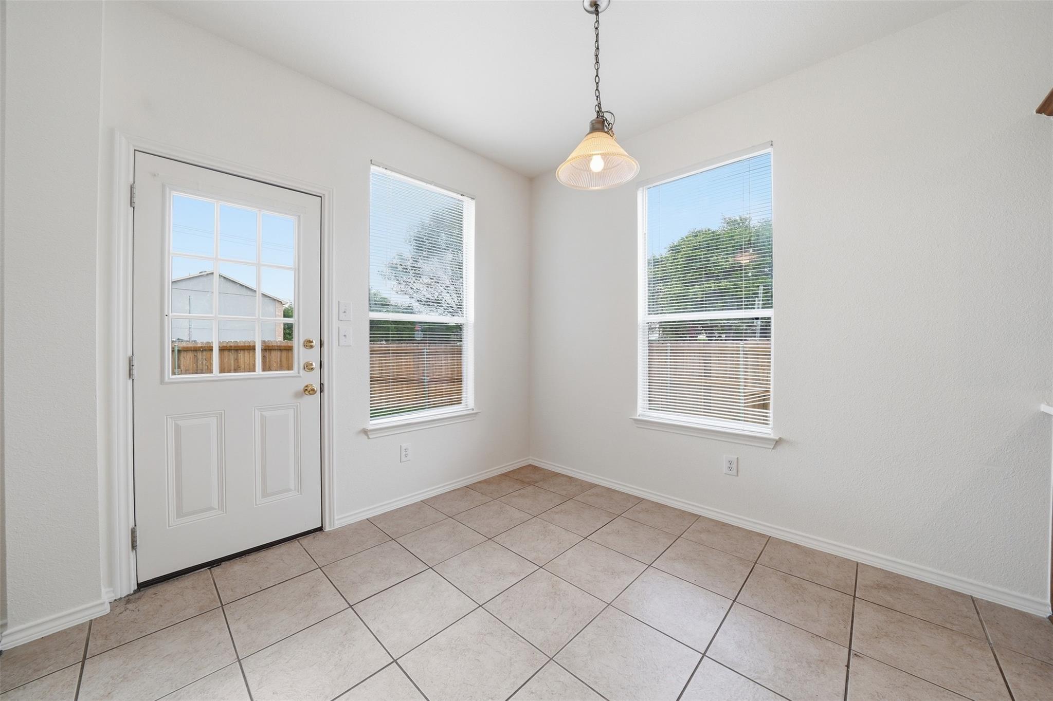 118  Invierno St, photo 4