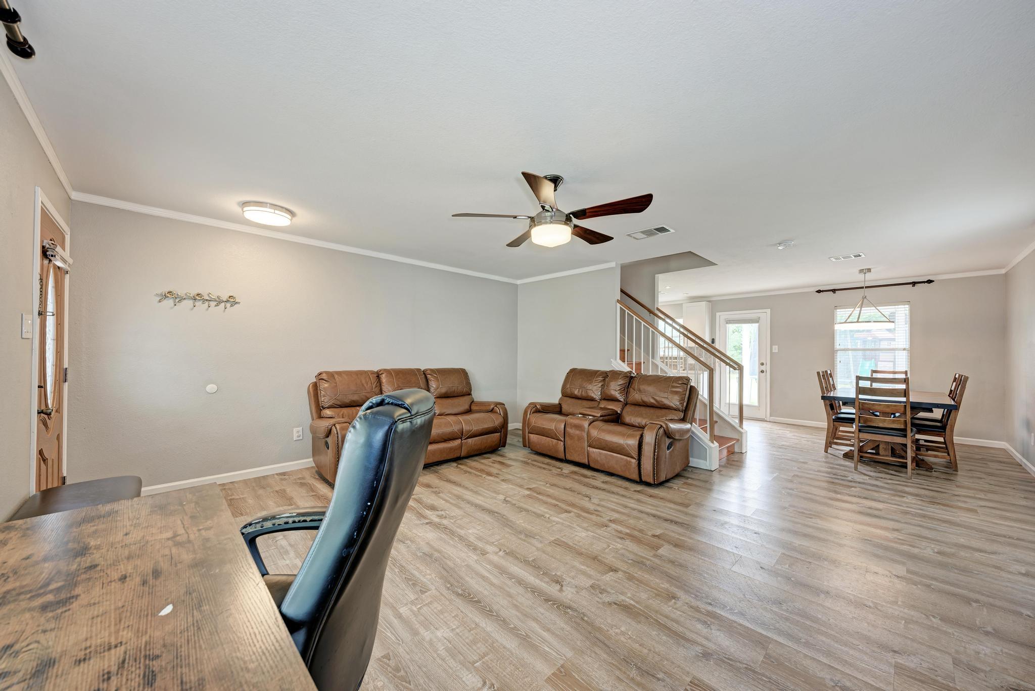 913  Whitley Dr, photo 7