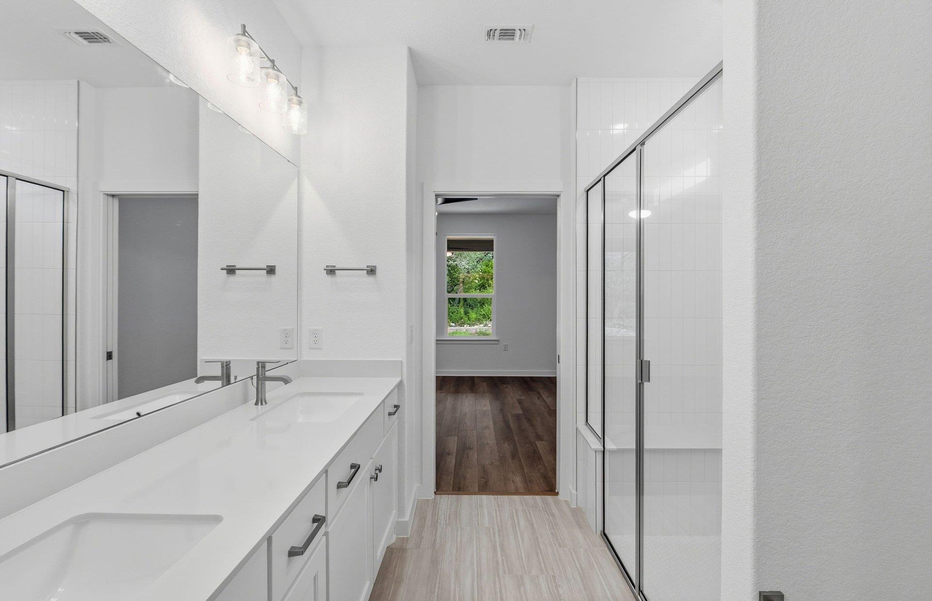 1010  Martingale St, photo 11