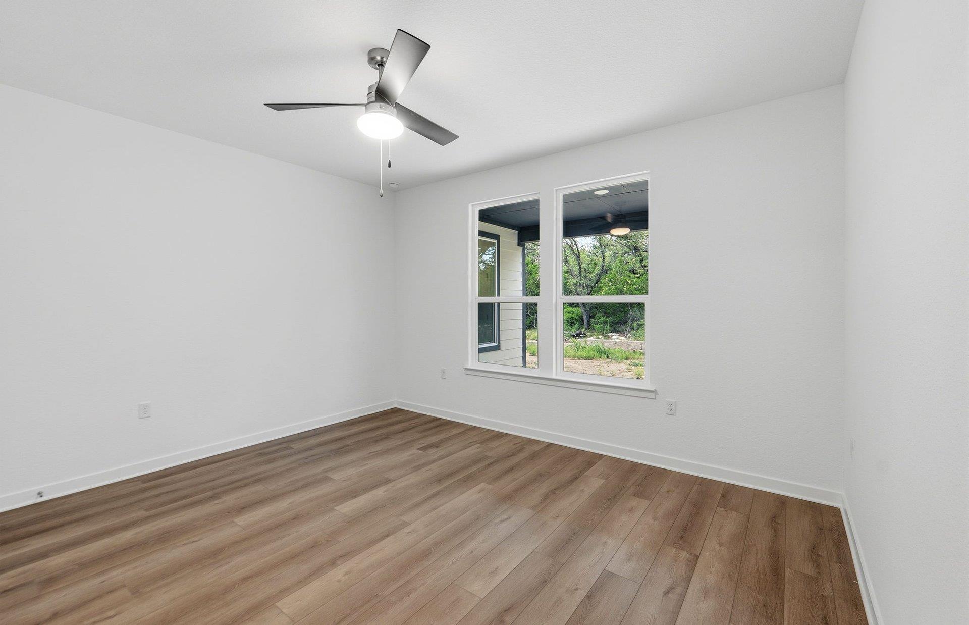 1010  Martingale St, photo 12