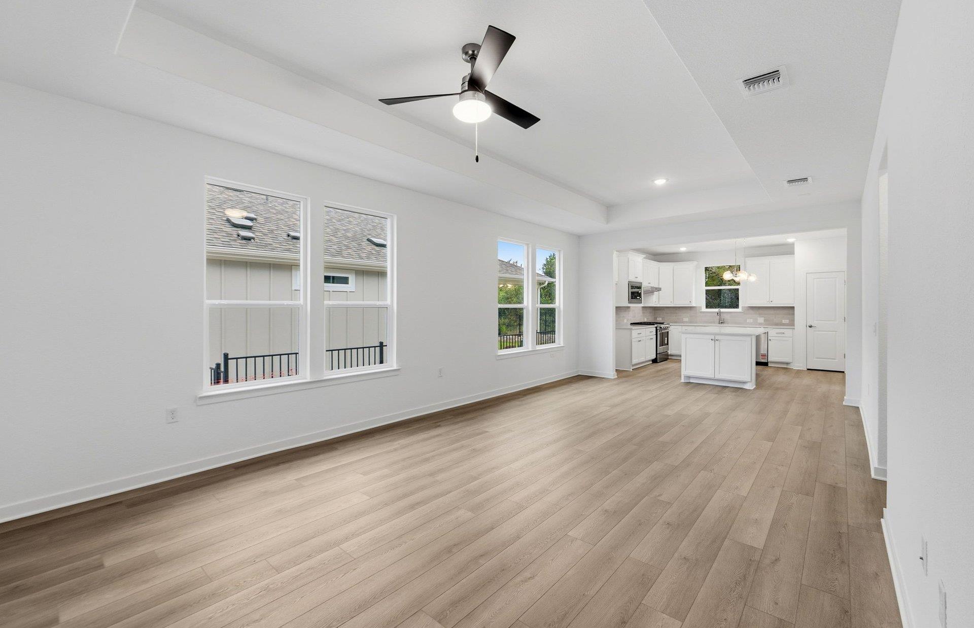1010  Martingale St, photo 7